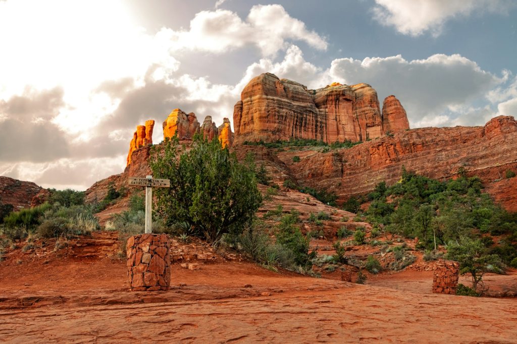 Explore the Best Hiking Trails and Dining Options in Sedona, AZ